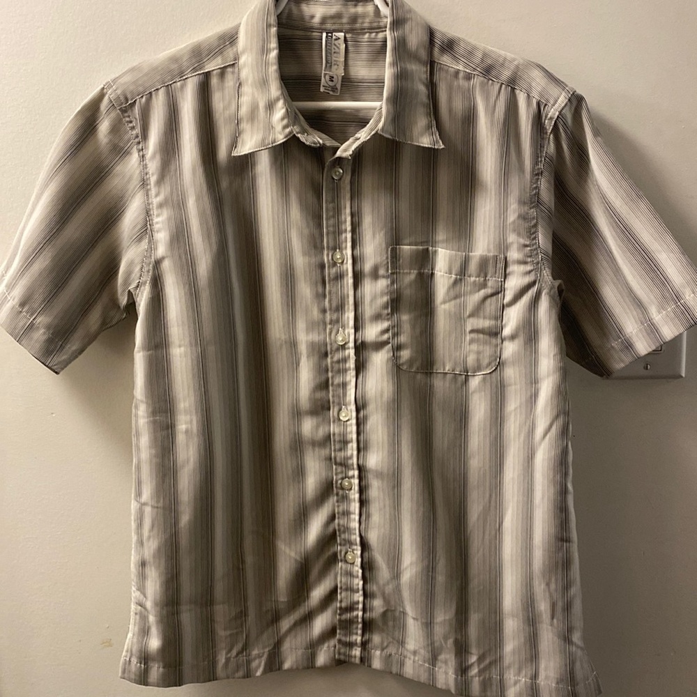 Short sleeve button shirt